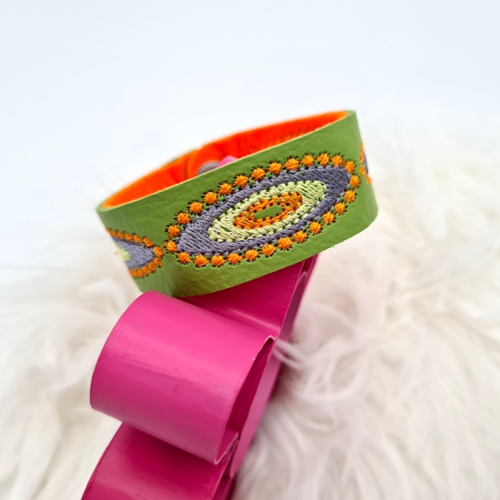 Preview: Armband in grün/orange, Echt-Leder, 23cm lang